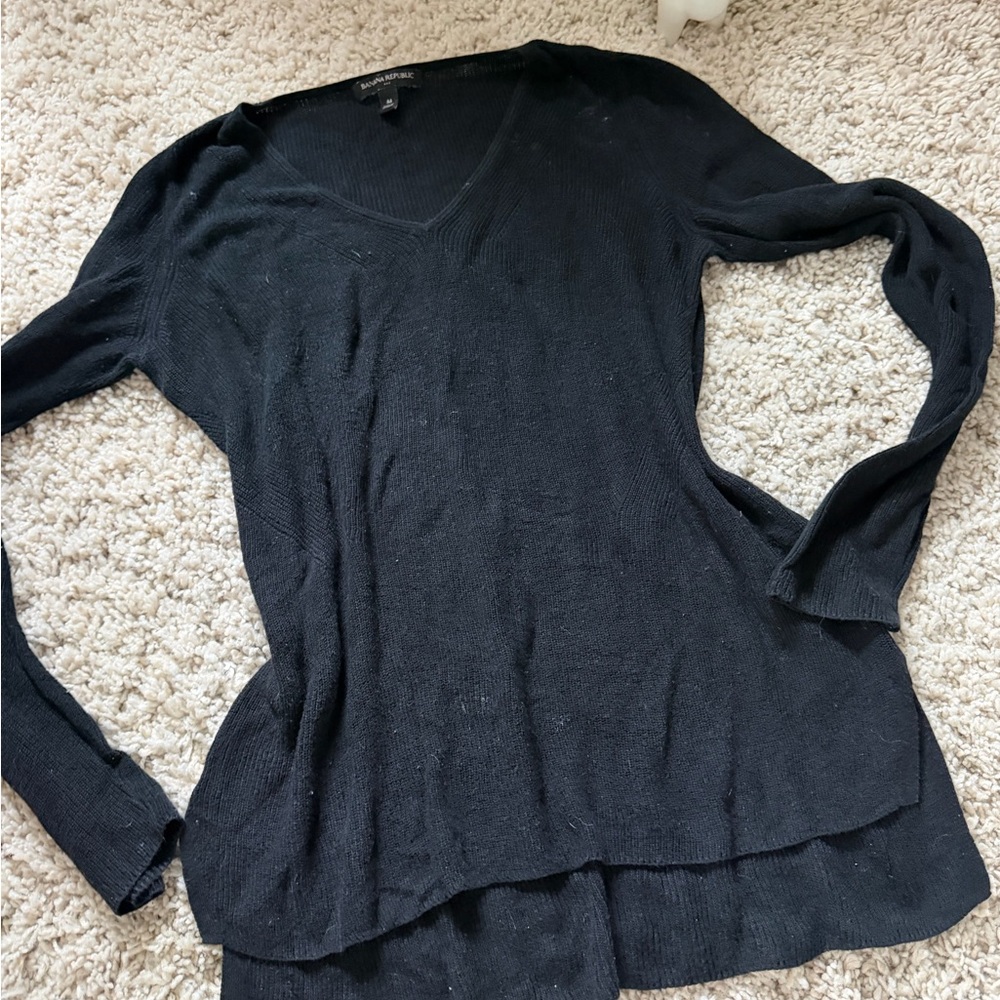 Banana Republic Black Long Sleeve flowy casual soft stylish cute V-Neck Top